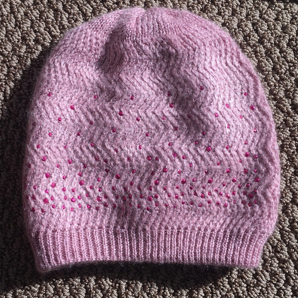 💞CHARMING CHARLIE PINK BEANIE💞